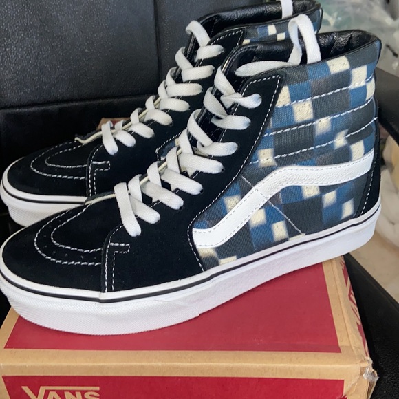 Vans - Picture 3 of 4